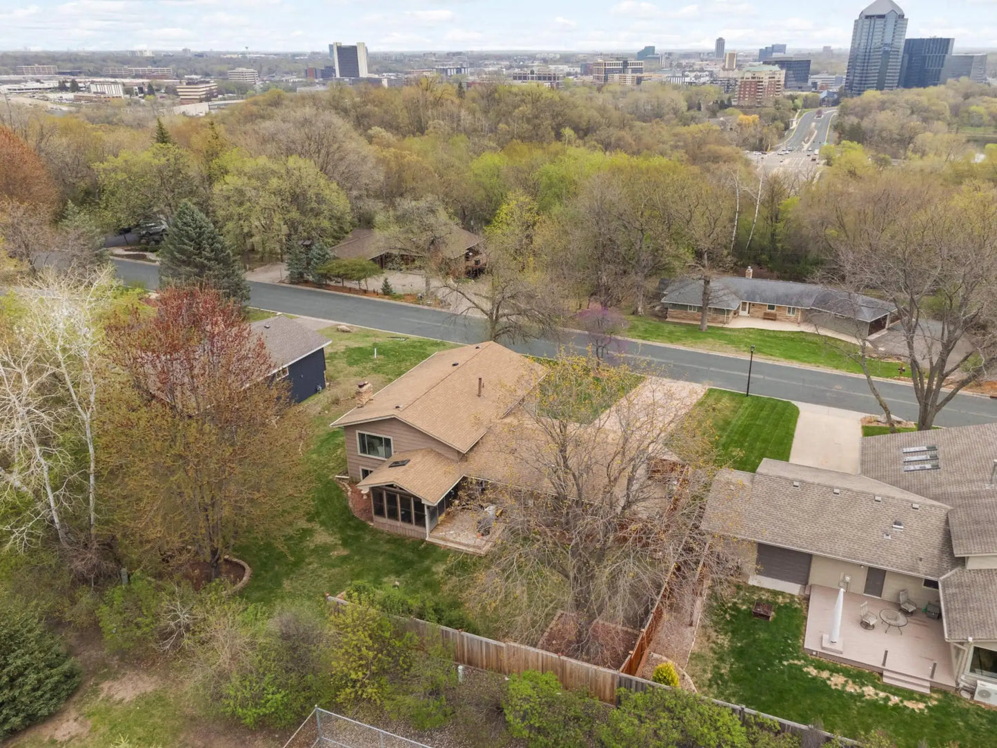 8224 Kingslee Road, Bloomington, MN 55438