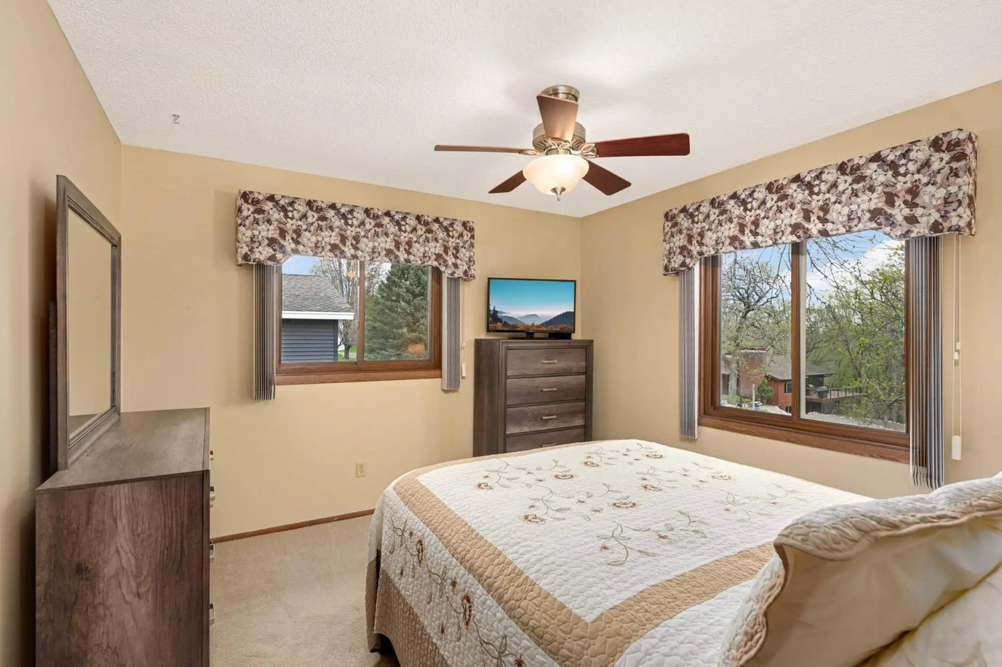 8224 Kingslee Road, Bloomington, MN 55438