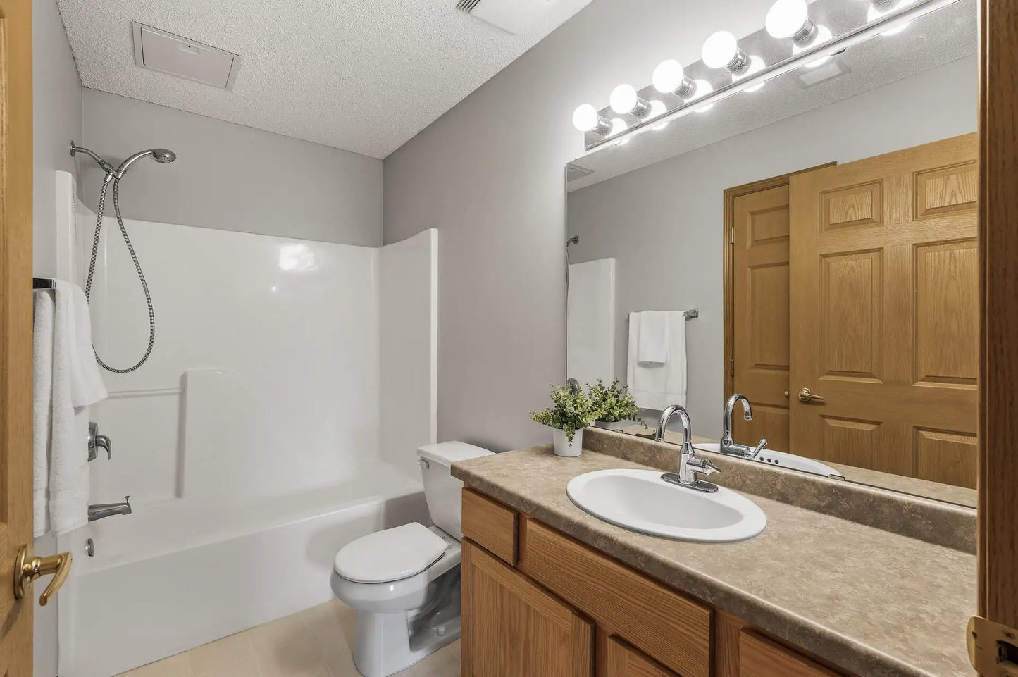 875 Bahls Drive, Hastings, MN 55033