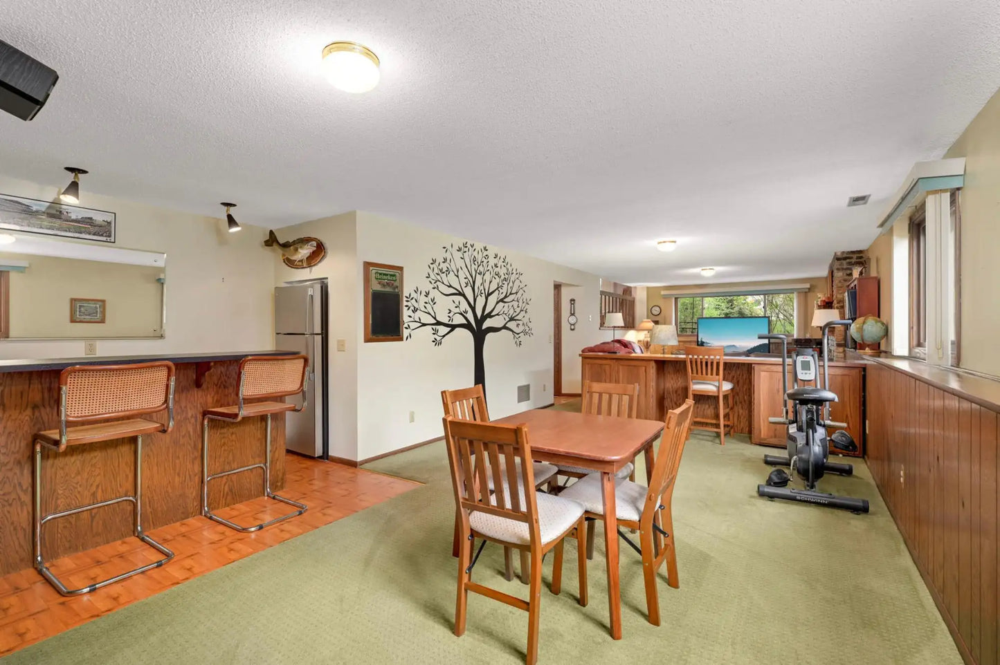8224 Kingslee Road, Bloomington, MN 55438