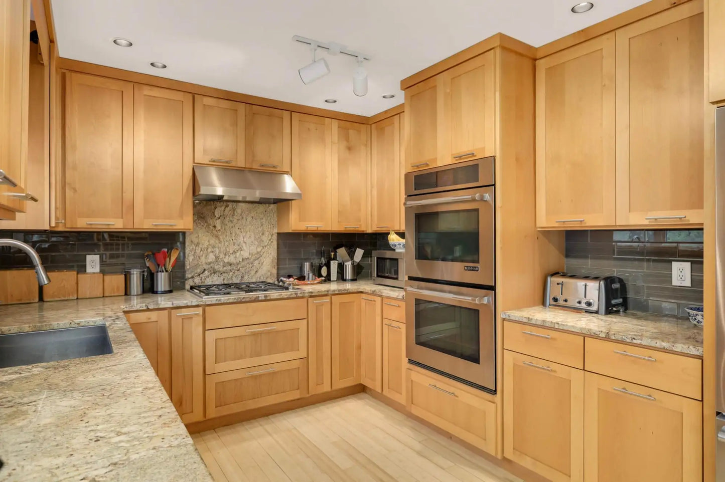 1809 Essex Road, Minnetonka, MN 55305