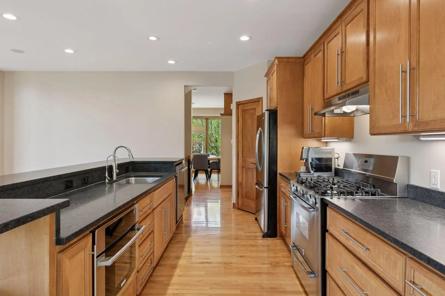 18898 Kabot Cove Lane , Lakeville, MN 55044