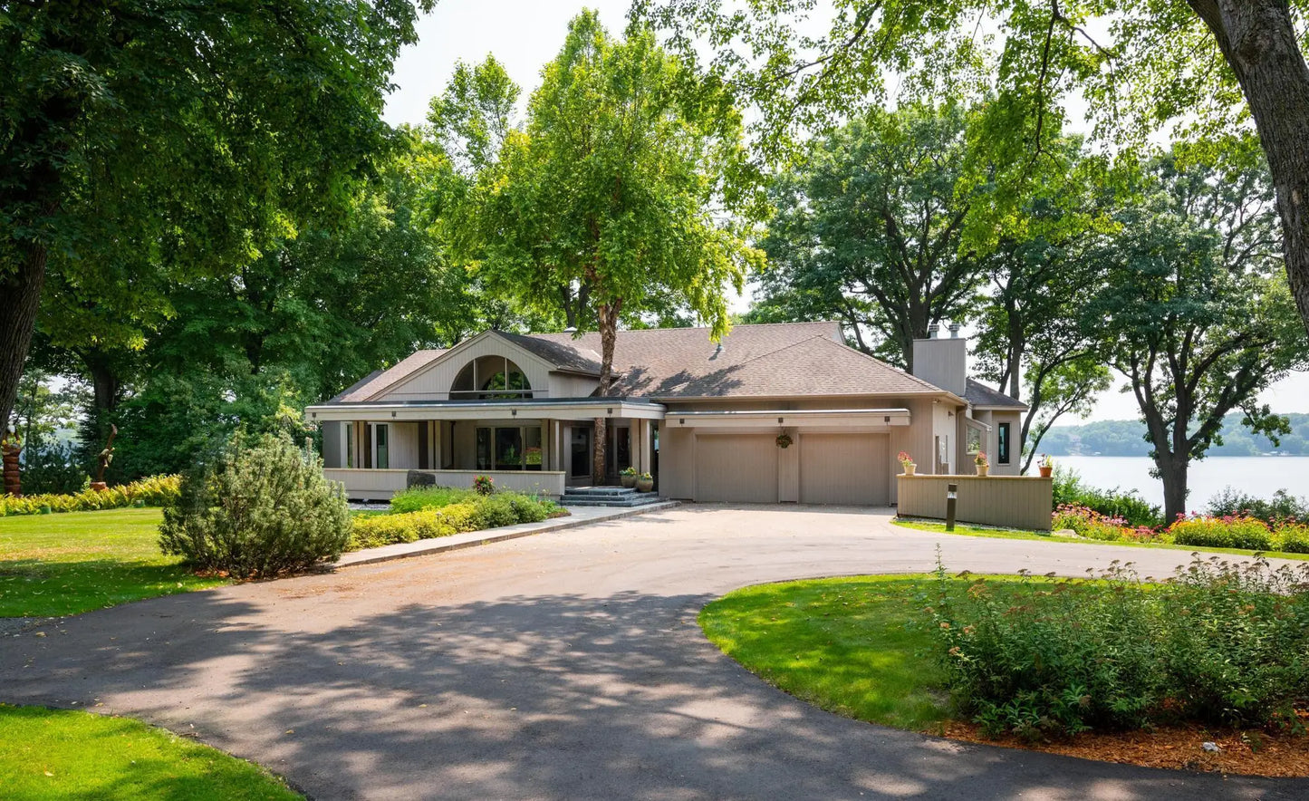 9002 Riley Lake Road, Eden Prairie, MN 55347