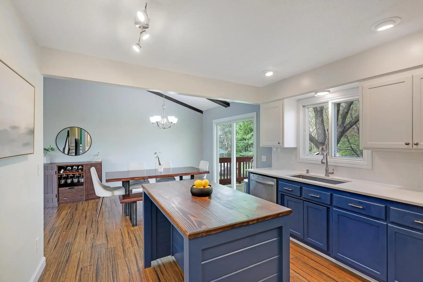 4455 Bramblewood Avenue, Vadnais Heights, MN 55127