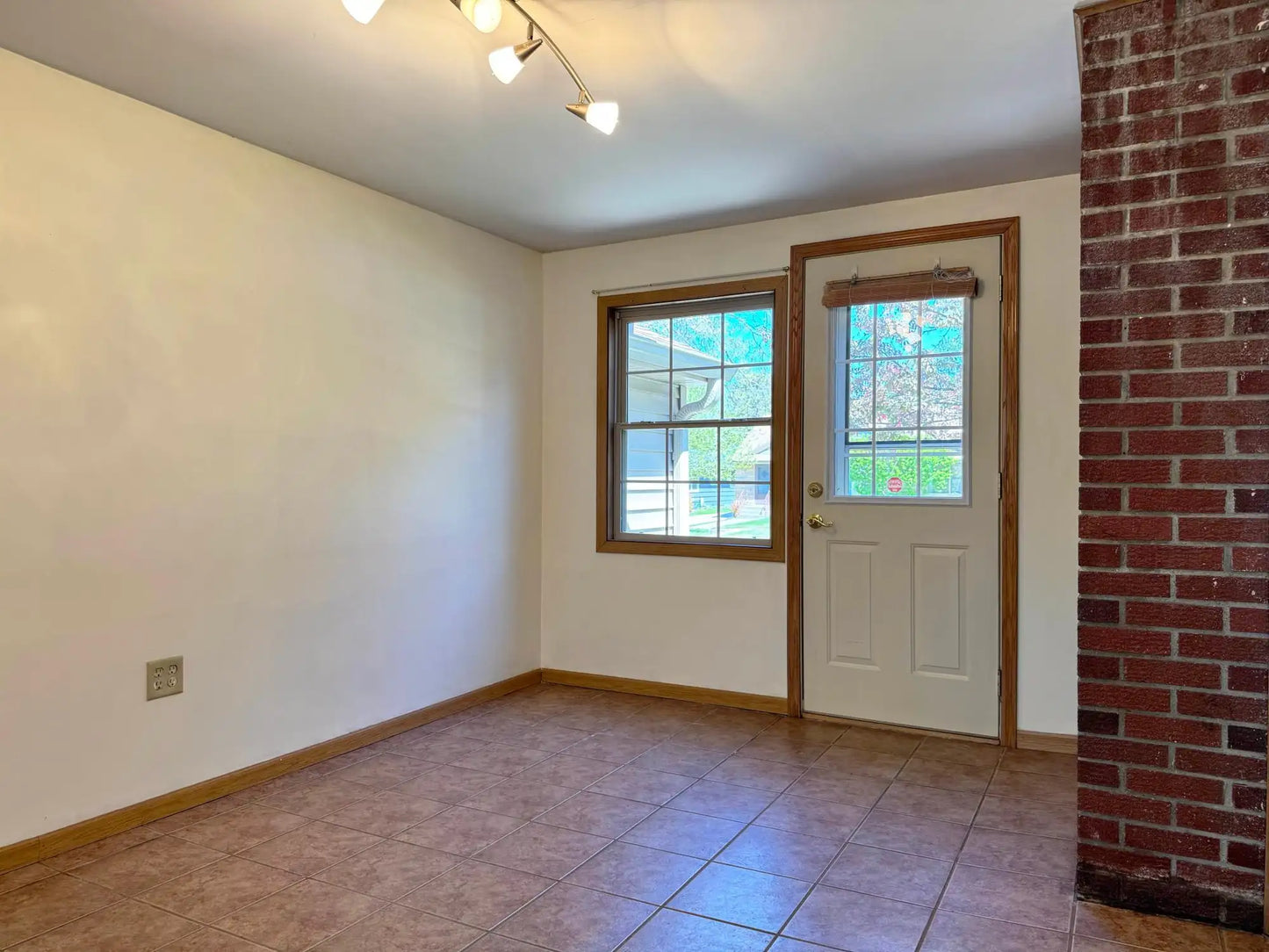 1339 Maywood Street, Saint Paul, MN 55117