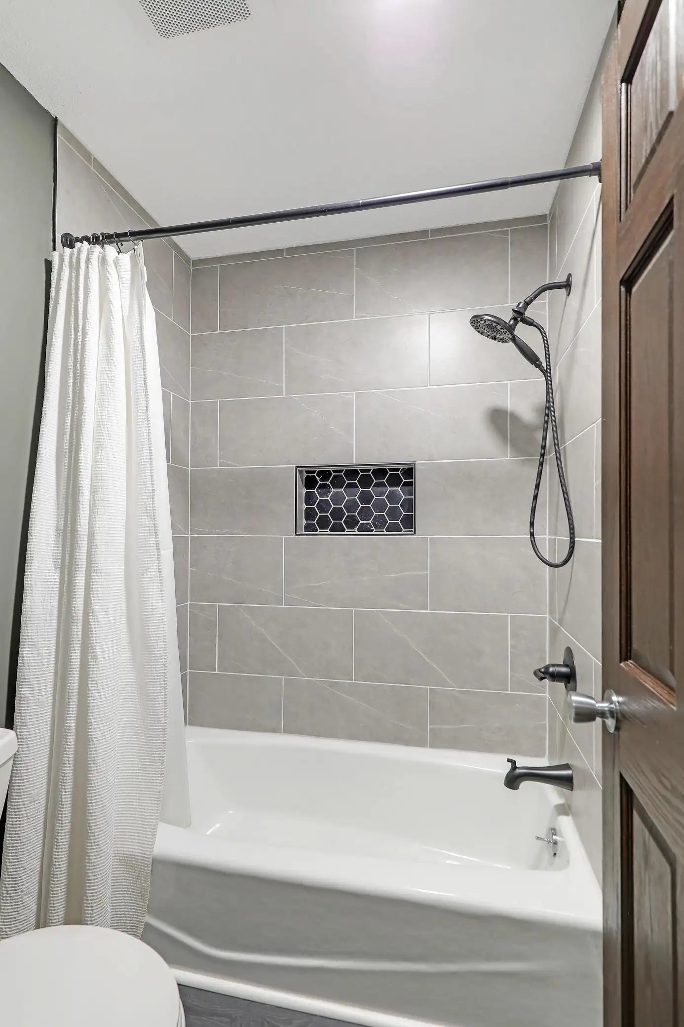 4455 Bramblewood Avenue, Vadnais Heights, MN 55127