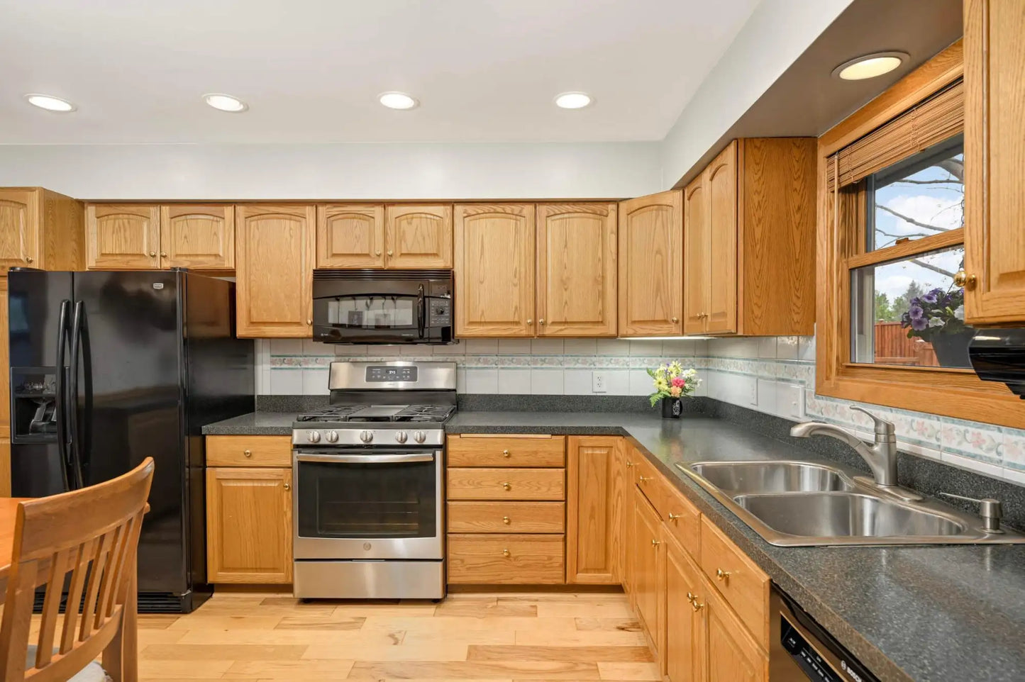 8224 Kingslee Road, Bloomington, MN 55438