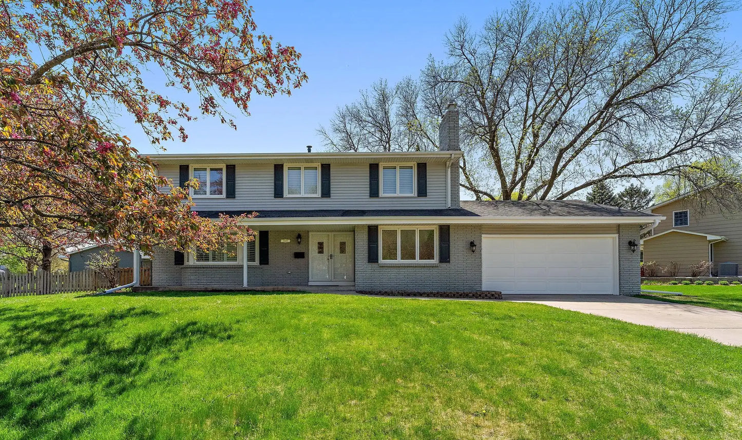 5509 Hillside Court, Edina, MN 55439