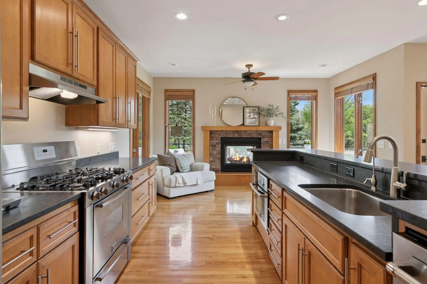 18898 Kabot Cove Lane , Lakeville, MN 55044