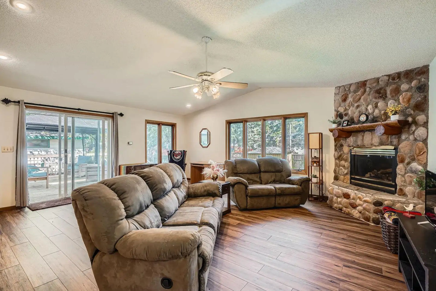 239 Hawes Avenue, Shoreview, MN 55126