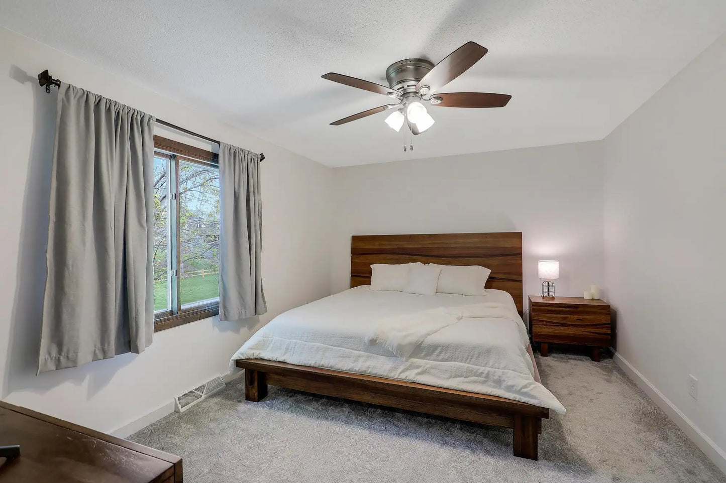 4455 Bramblewood Avenue, Vadnais Heights, MN 55127