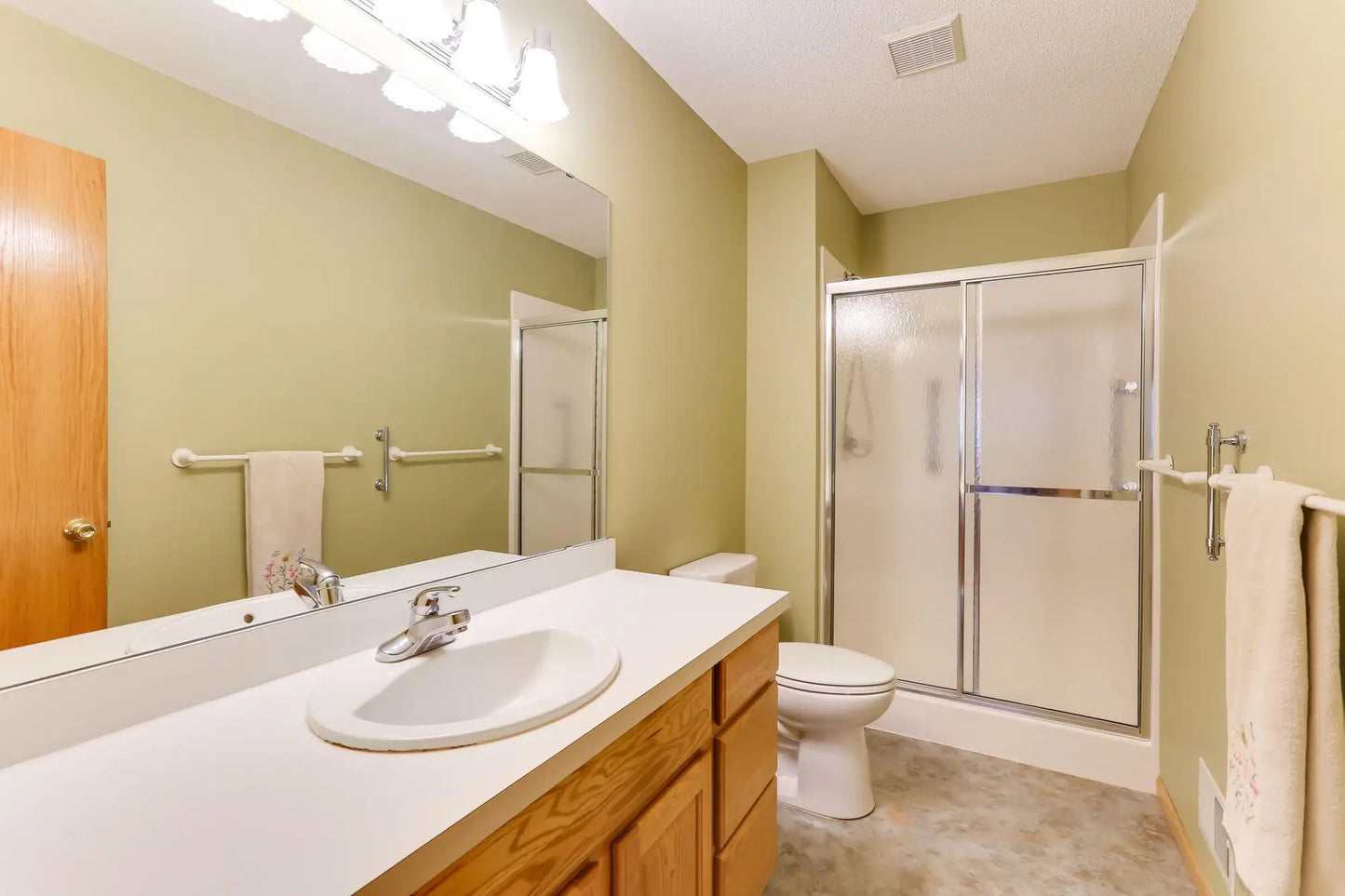 3810 Zinnia Lane, Plymouth, MN 55441