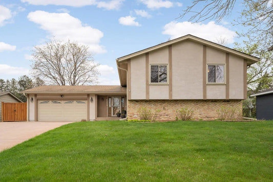 8224 Kingslee Road, Bloomington, MN 55438