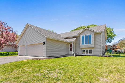 15705 Hannover Path, Apple Valley, MN 55124