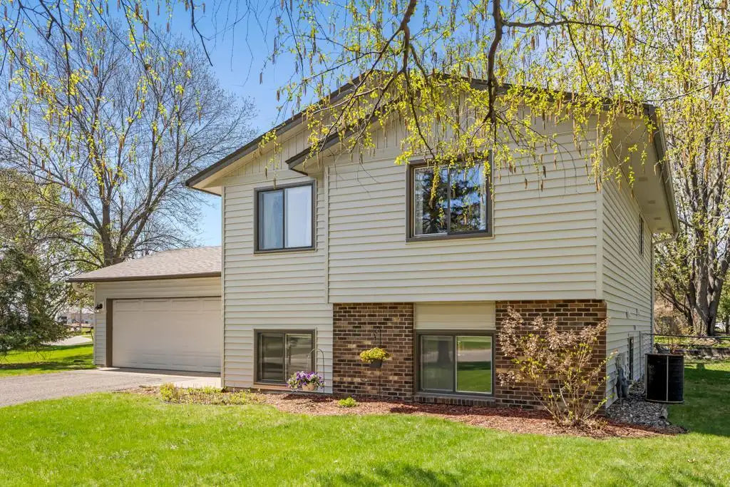 11003 Xylon Avenue, Champlin, MN 55316