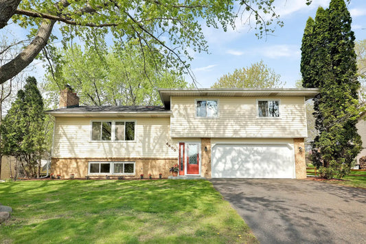 4455 Bramblewood Avenue, Vadnais Heights, MN 55127