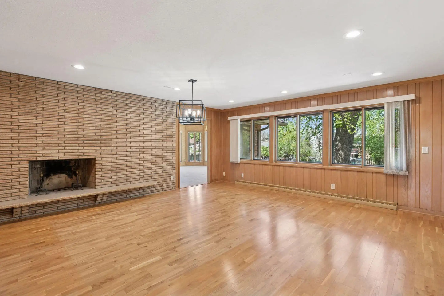5212 Colonial Drive, Golden Valley, MN 55416